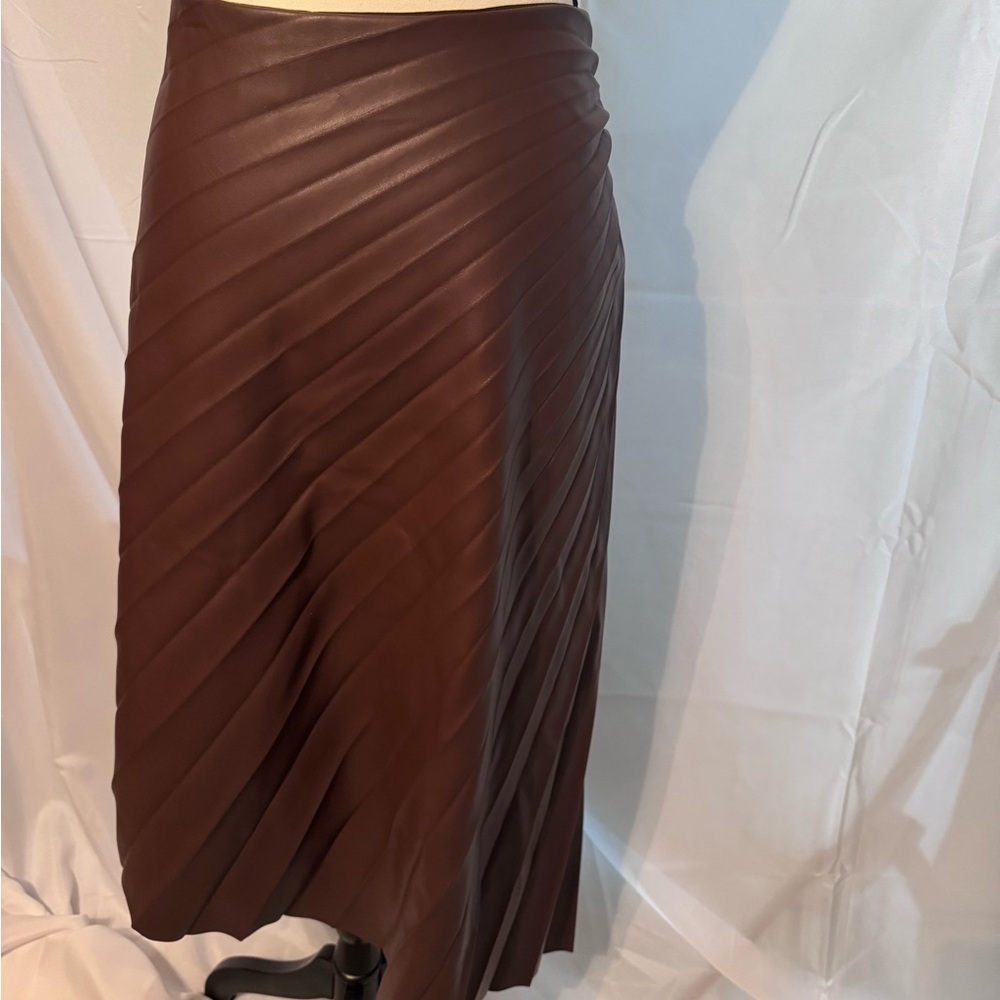Elegant Brown Pleated Skirt